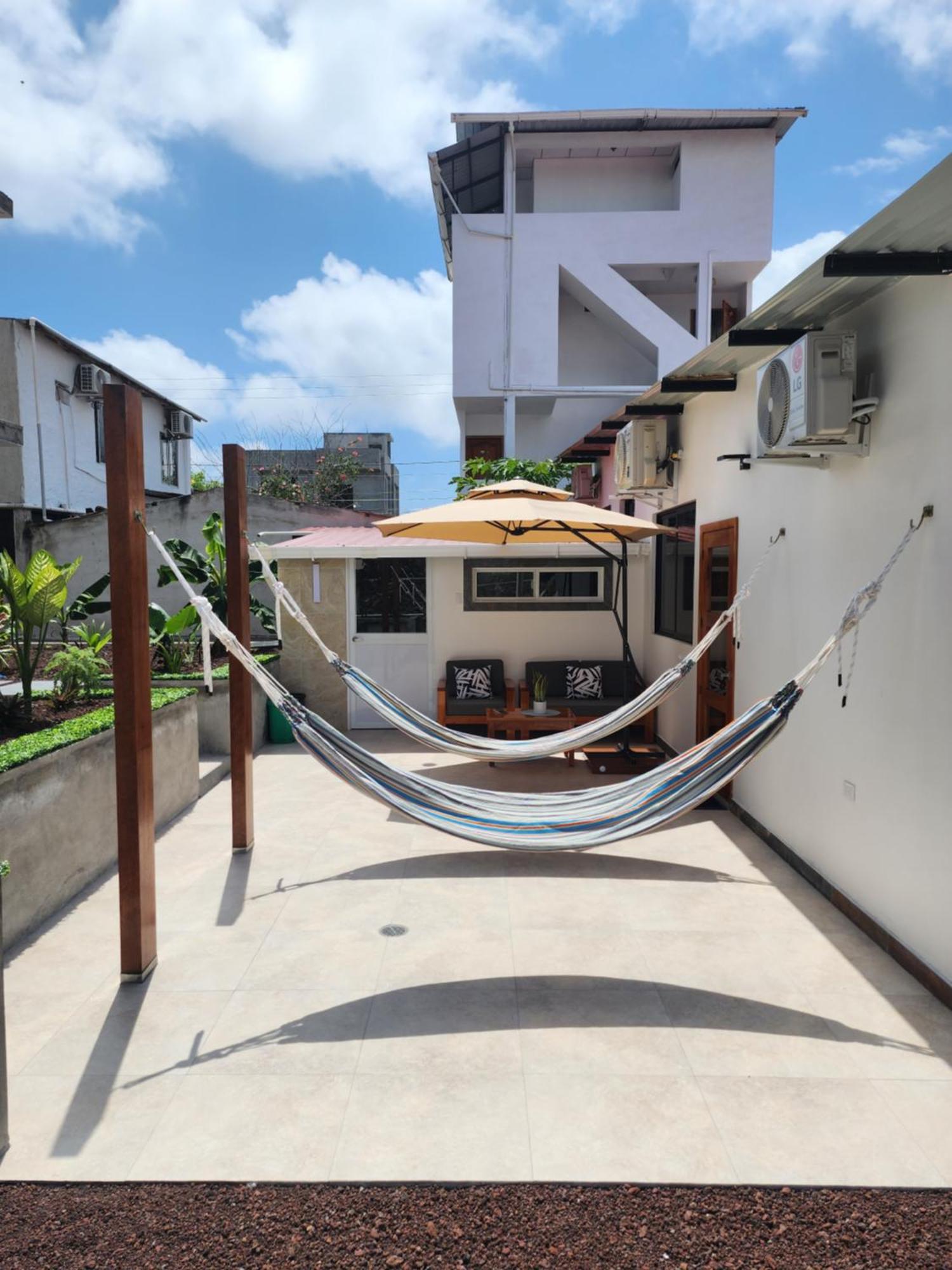 Casa Galapagos By Hostal Fragata Puerto Ayora  Exterior foto